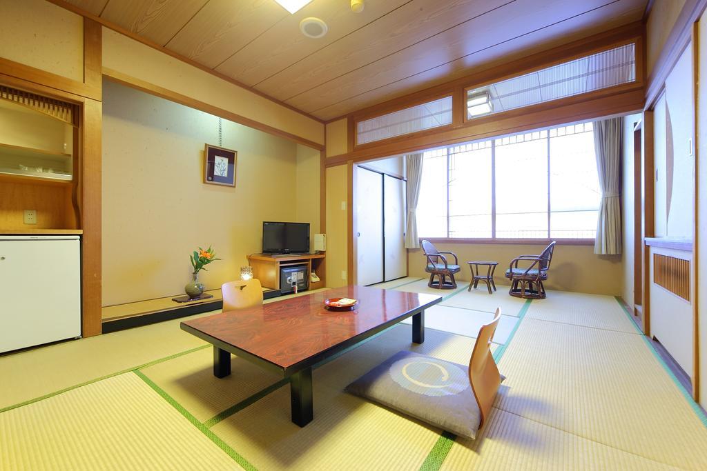 Awara Onsen Hot Spring Koubou Gurabaatei Hotel Room photo
