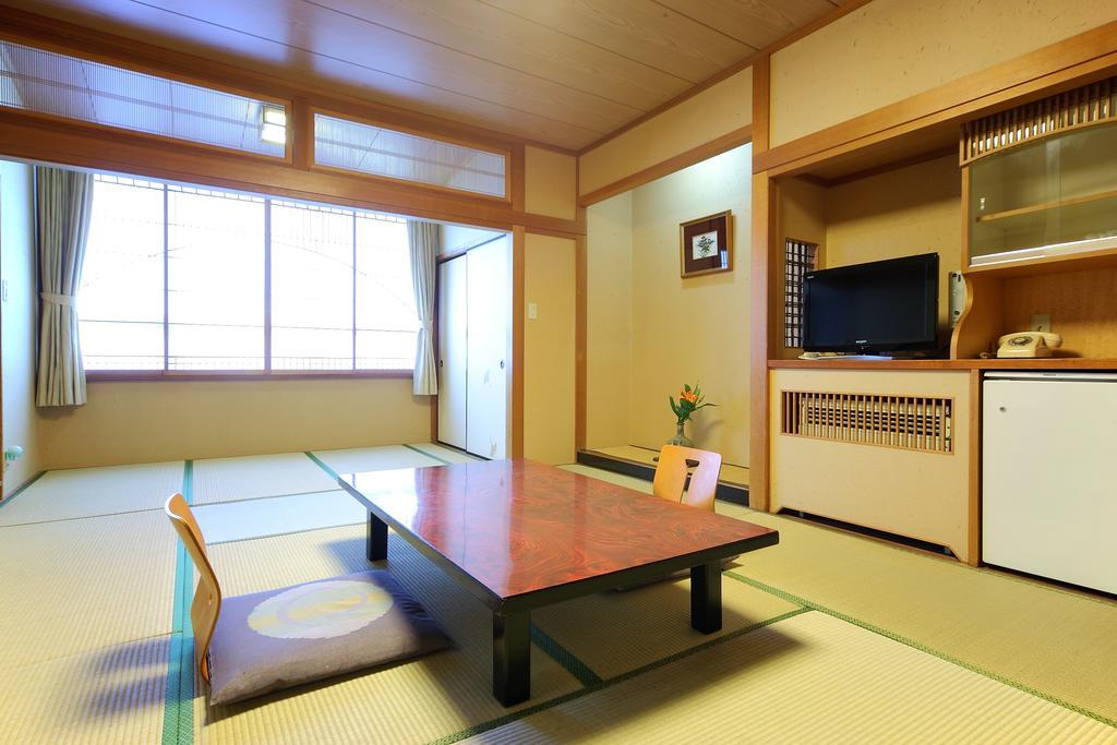 Awara Onsen Hot Spring Koubou Gurabaatei Hotel Room photo