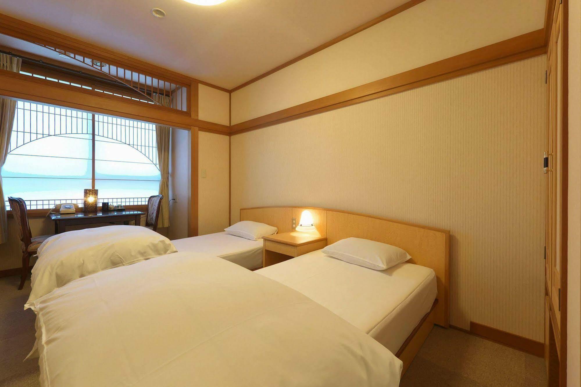 Awara Onsen Hot Spring Koubou Gurabaatei Hotel Exterior photo