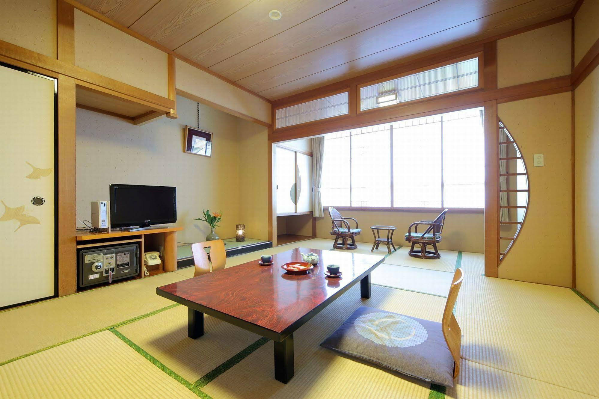 Awara Onsen Hot Spring Koubou Gurabaatei Hotel Exterior photo